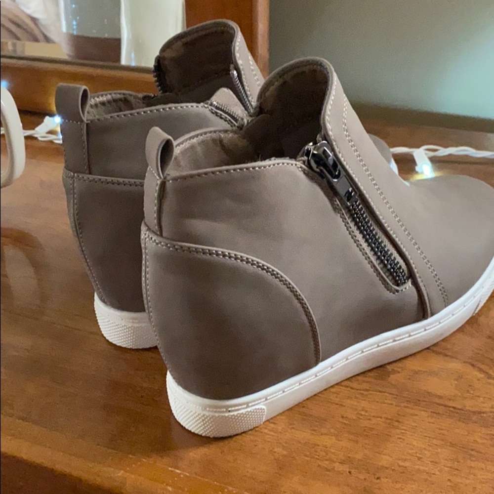Booties - Picture 4 of 5